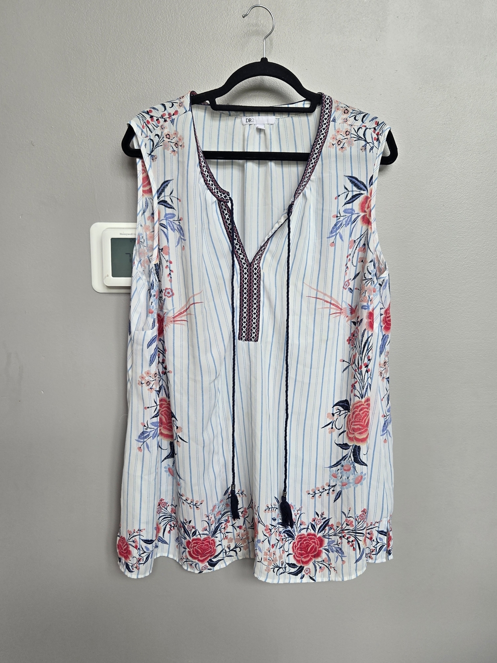 DR2 Womens 2X Floral Stripe Sleeveless Blouse Notch Neck Tassel Boho Top